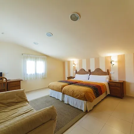 康苏尔塔伊萨尔乡村酒店 3*